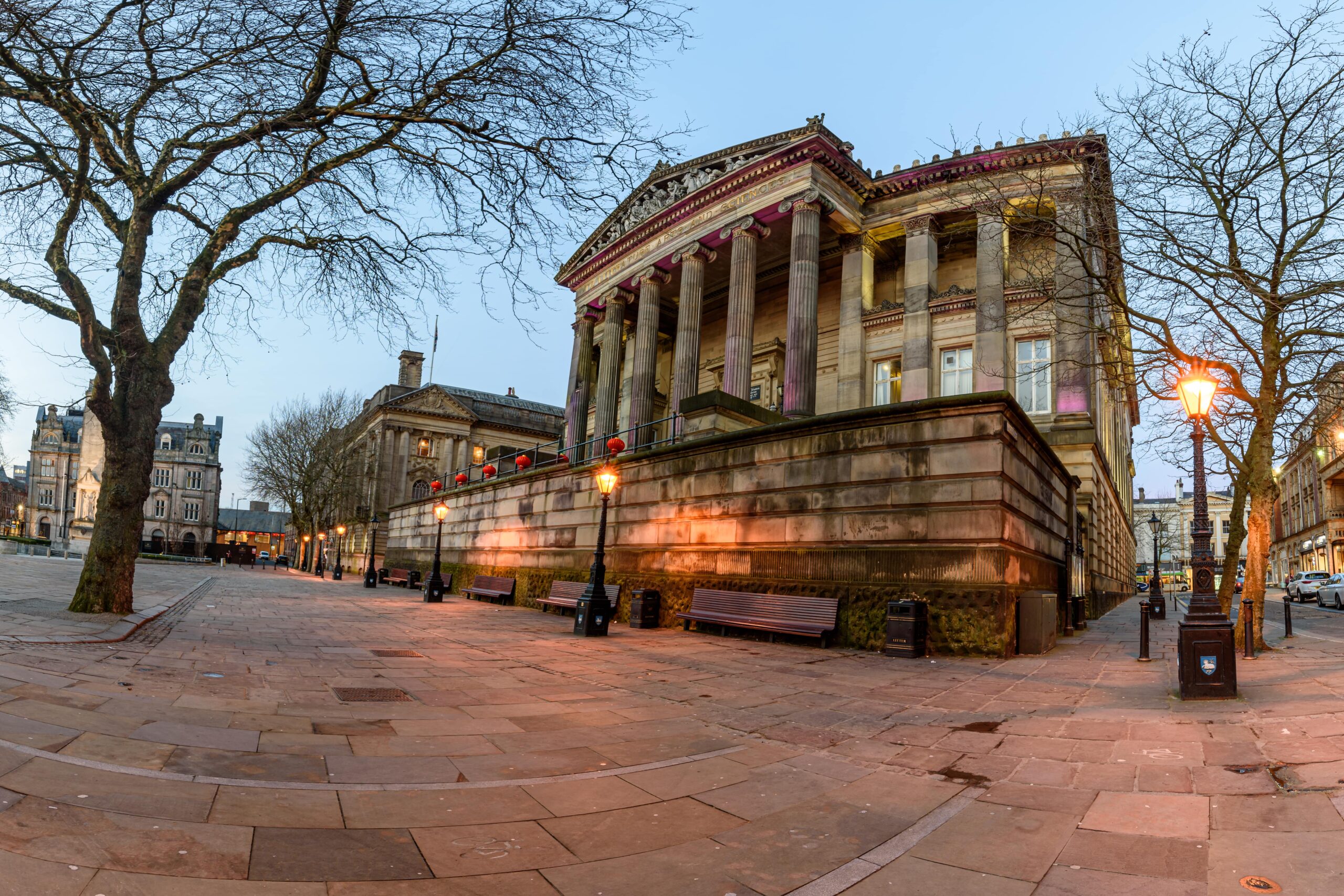 Harris Museum is located in the square town of preston,city of Lancashire